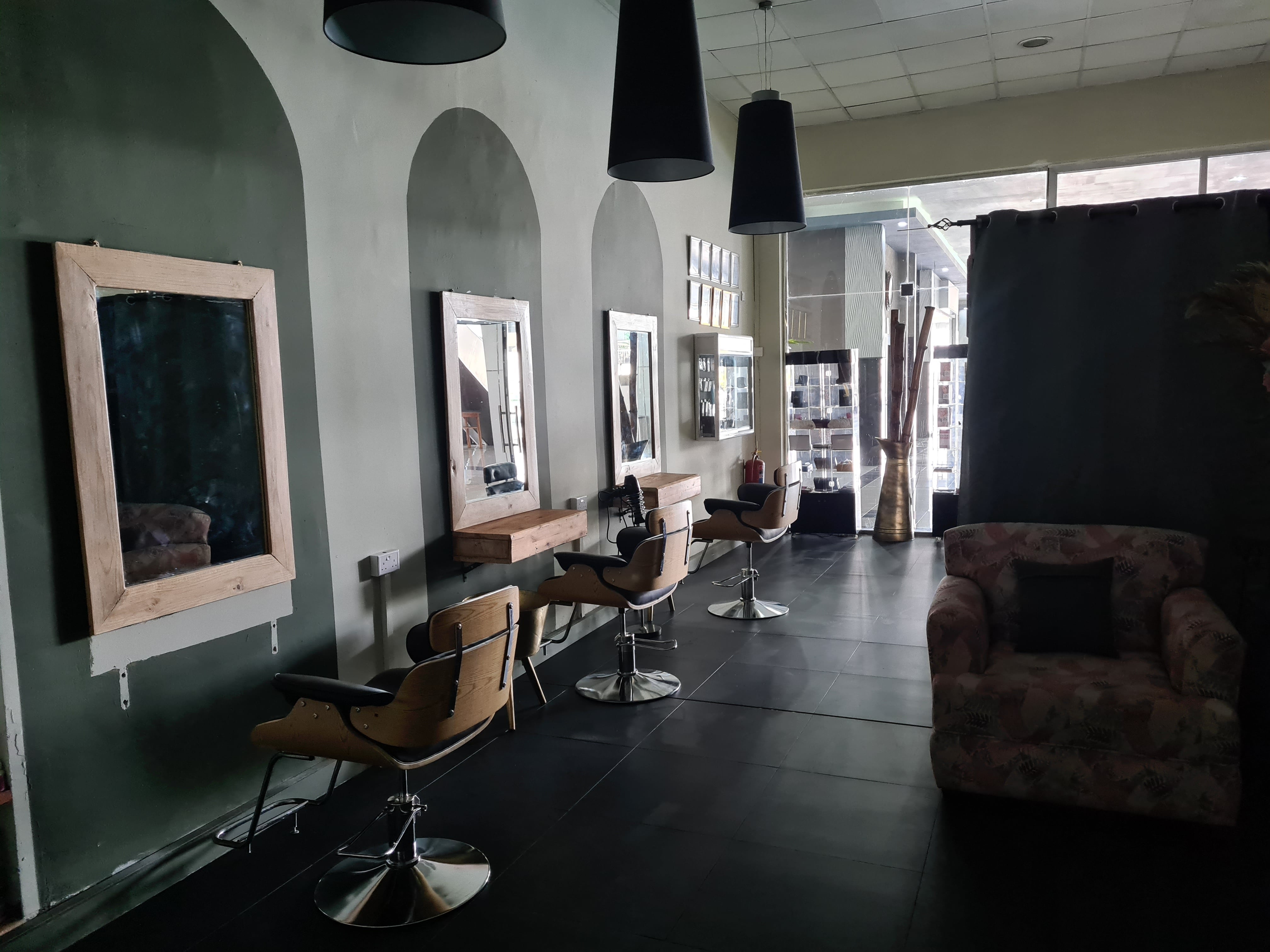 Beauty salon without electricity during loadshedding